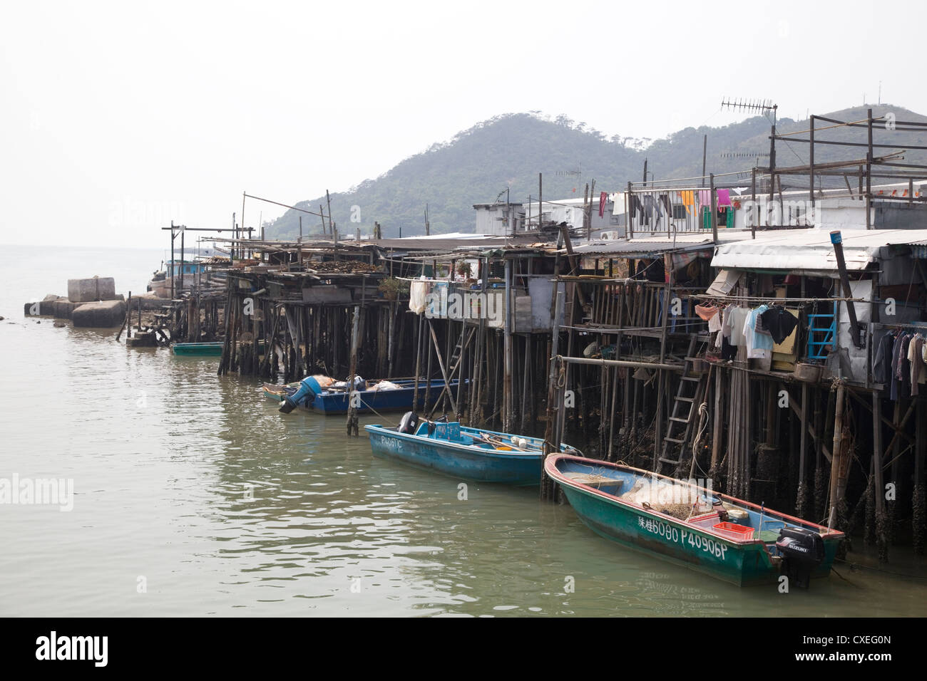 Maisons traditionnelles sur pilotis au village de pêcheurs Tai O, Lantau Island, Hong Kong, Chine Banque D'Images