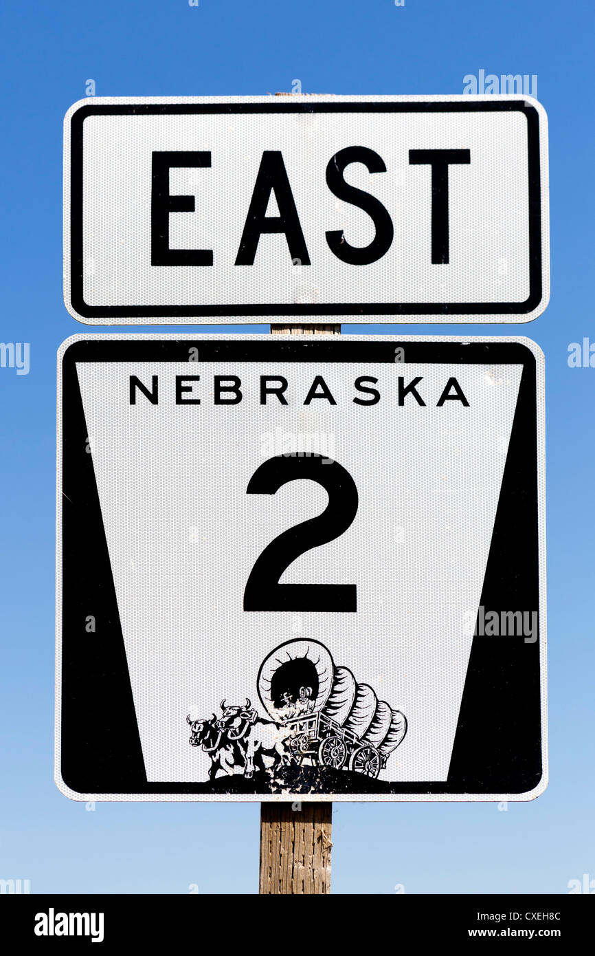 Signe de route sur la partie ouest de l'autoroute NE 2, Nebraska, USA Banque D'Images