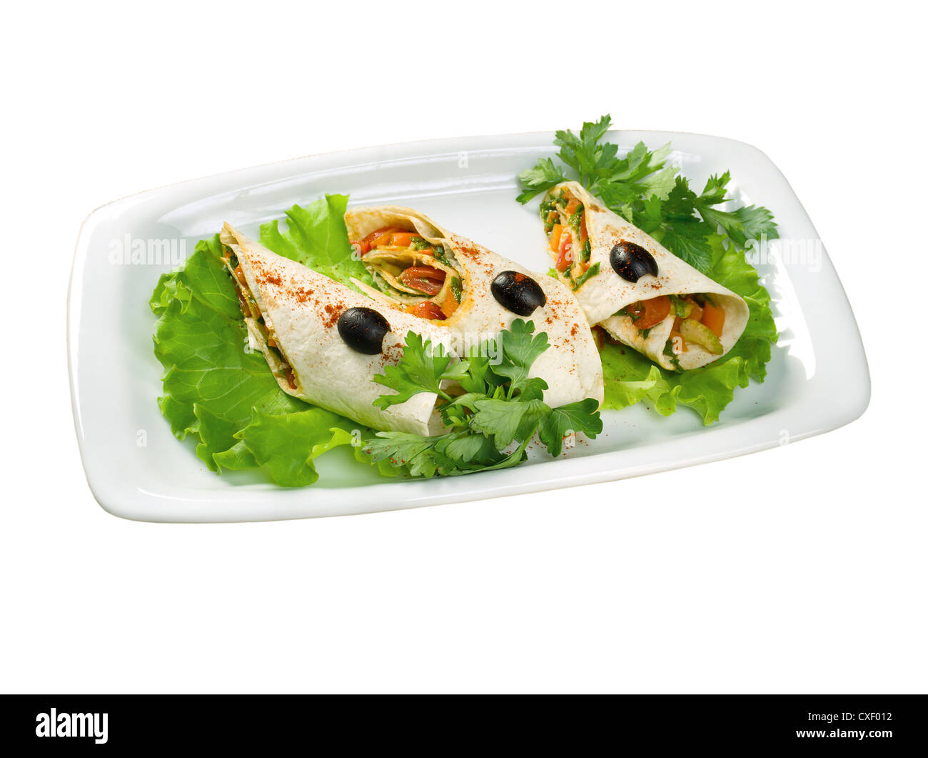 Crêpes roulées farcies aux légumes. Banque D'Images