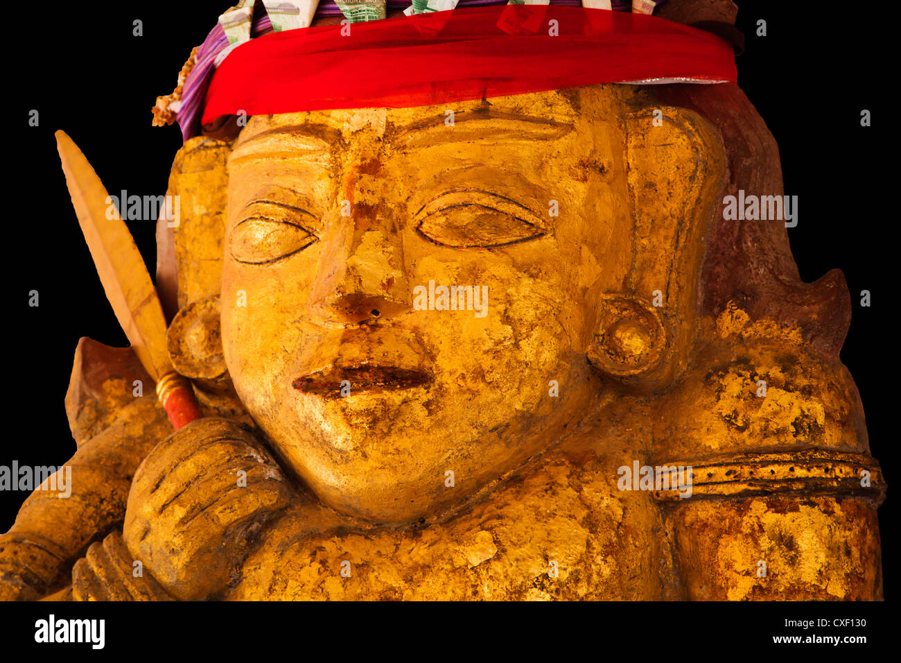 Ce NAT est de l'or religion animiste à la pagode SHWEZIGON achevée en 1102 par le roi annonce Kyansittha - BAGAN, MYANMAR Banque D'Images