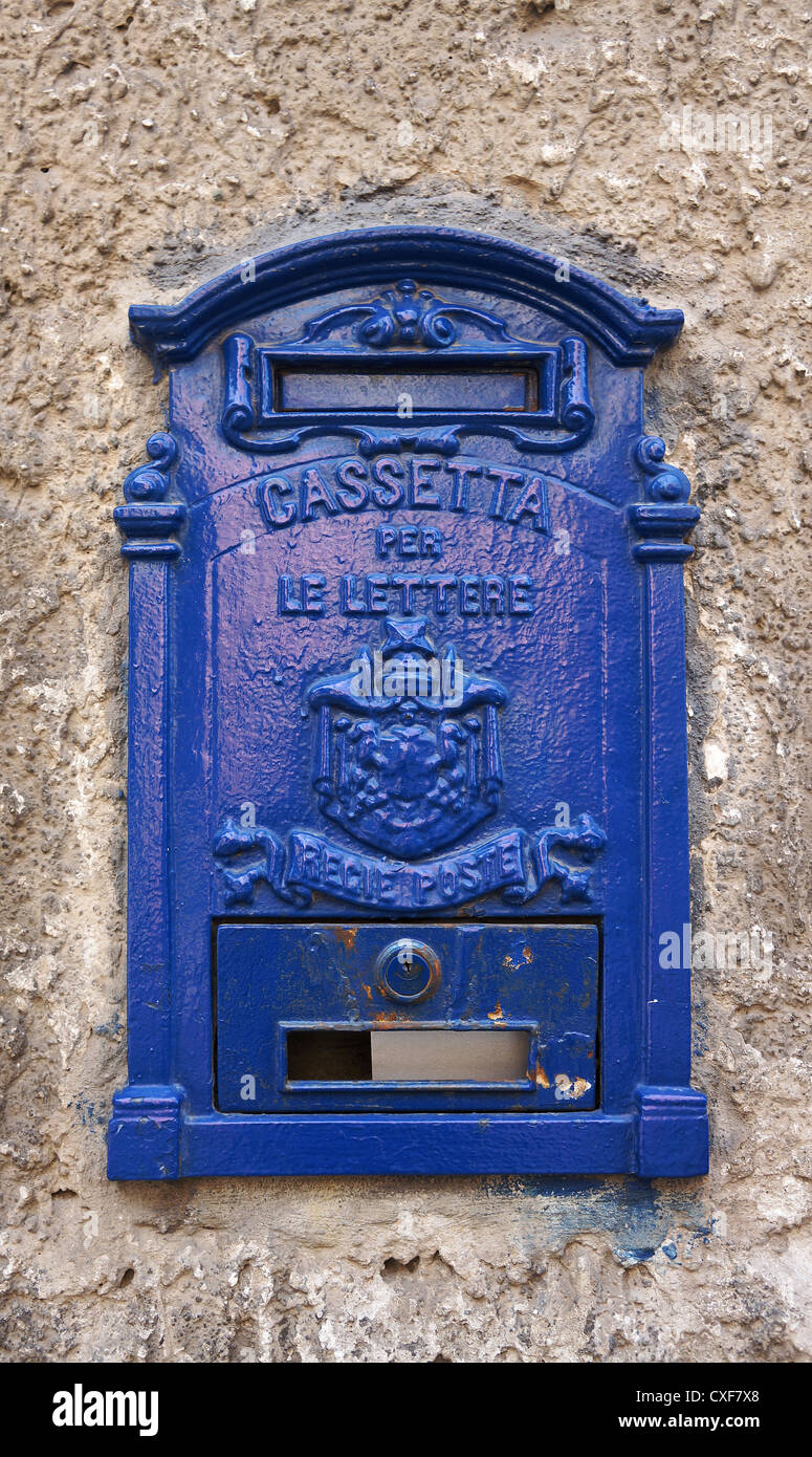 Boîte aux lettres italienne Banque de photographies et d’images à haute résolution Alamy