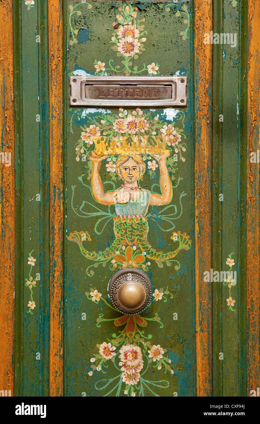 Décoré à la main portes vertes, Taormina, Italie Banque D'Images