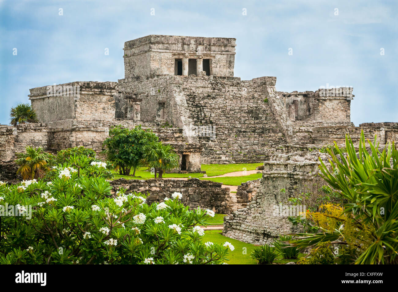 El Castillo de ruines mayas de Tulum, péninsule du Yucatan, au Mexique. Banque D'Images