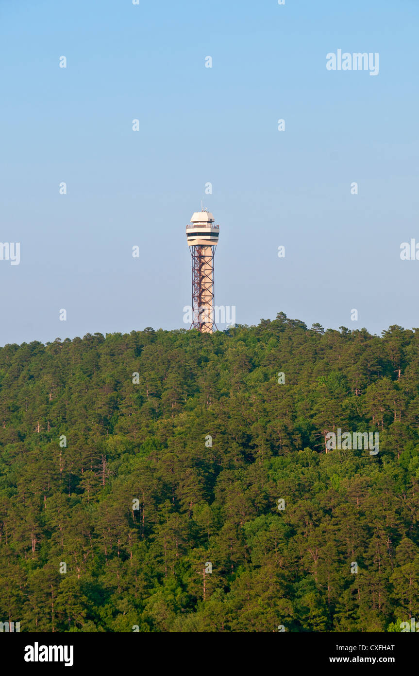 L'Arkansas, Hot Springs, Hot Springs National Park, Hot Springs Mountain Tower Observation, 216ft de haut, donne sur le parc et la ville. Banque D'Images