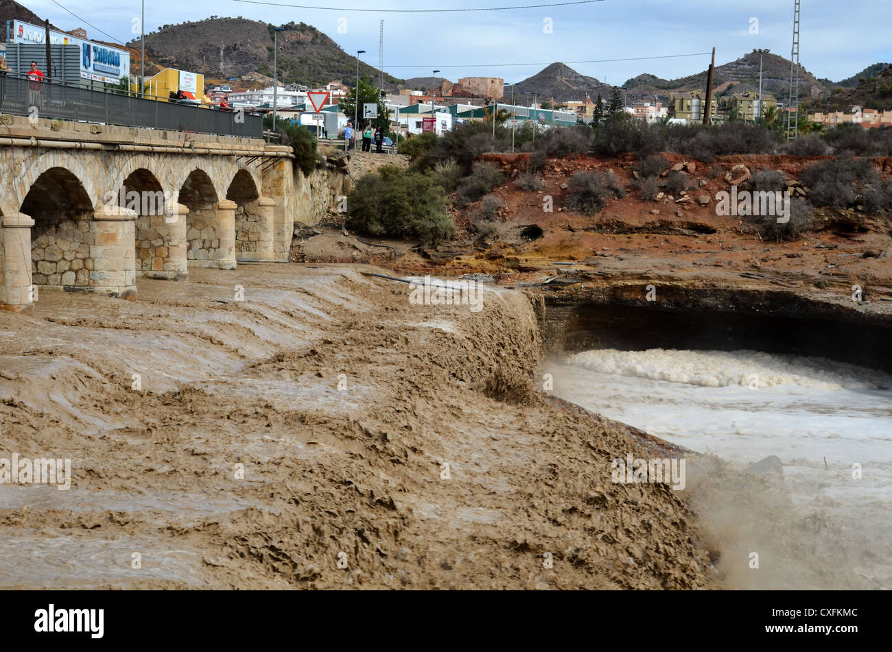 Mazarrón Bridge, septembre 2012. Jour après les inondations. Banque D'Images