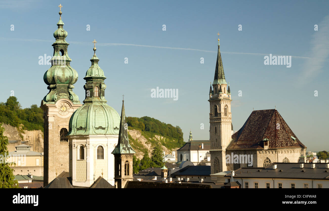 Les églises de Salzbourg dans la lumière du matin. Banque D'Images