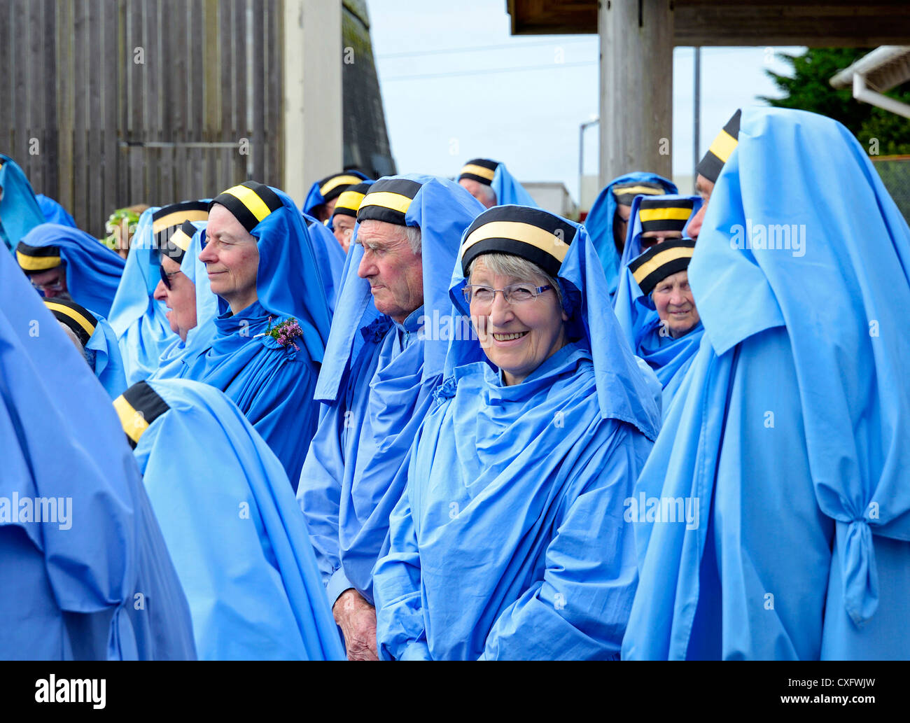 Les bardes de Cornouailles se rassemblent à la cérémonie d'Gorsedh Camleford annuel à à Cornwall, UK 2012 Banque D'Images