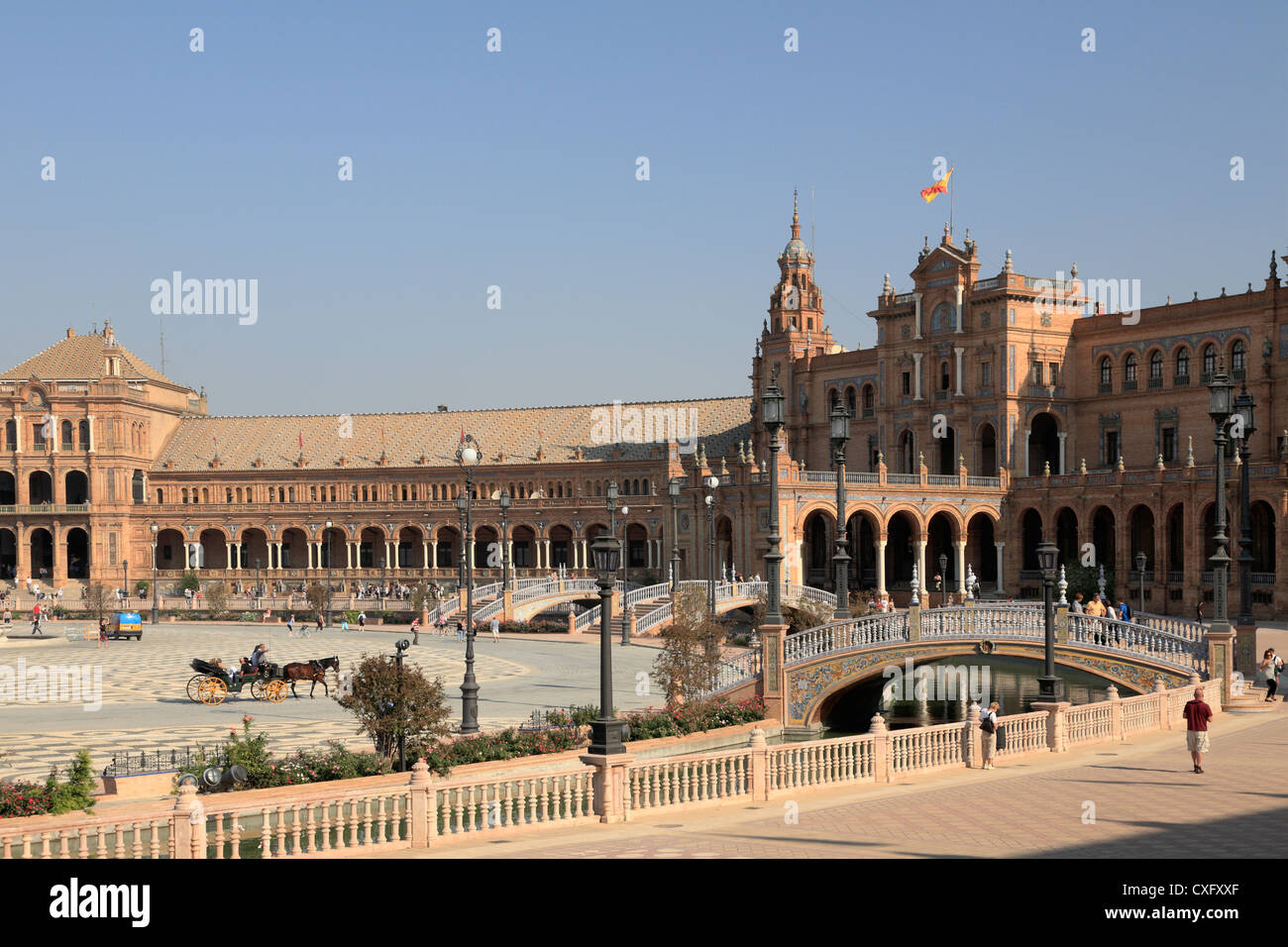Plaza de Espana Espagne Séville édifices gouvernementaux donnant sur une visite touristique populaire. Banque D'Images