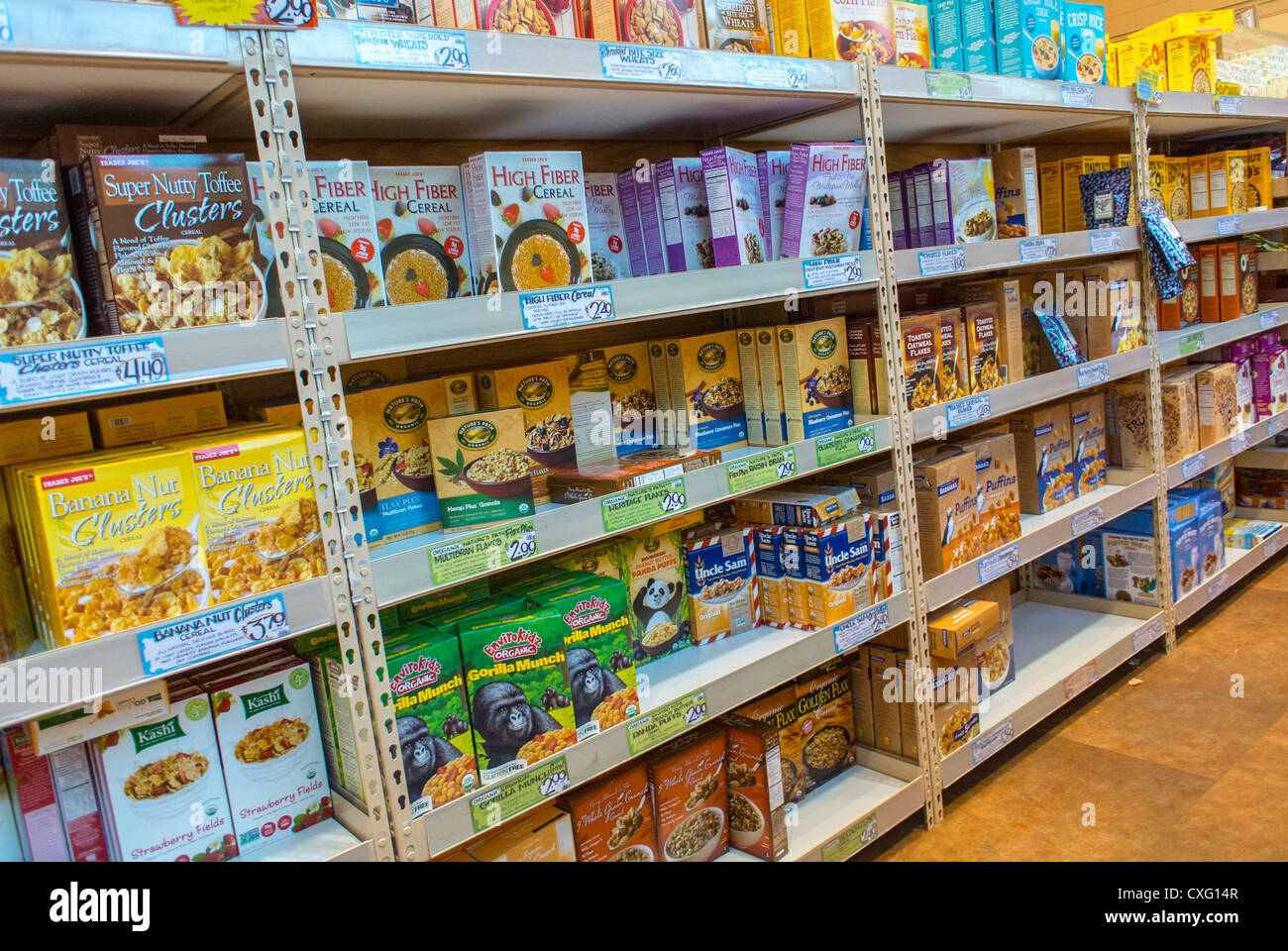 New York City, NY, États-Unis, magasins, magasins d'alimentation,« Trader Joe's » à Brooklyn, à l'intérieur des étagères, produits de céréales pour petit déjeuner en démonstration, emballage de supermarché Banque D'Images