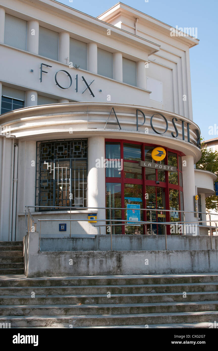 Le bureau de poste de Foix une ville française dans le midi pyrenees france Banque D'Images