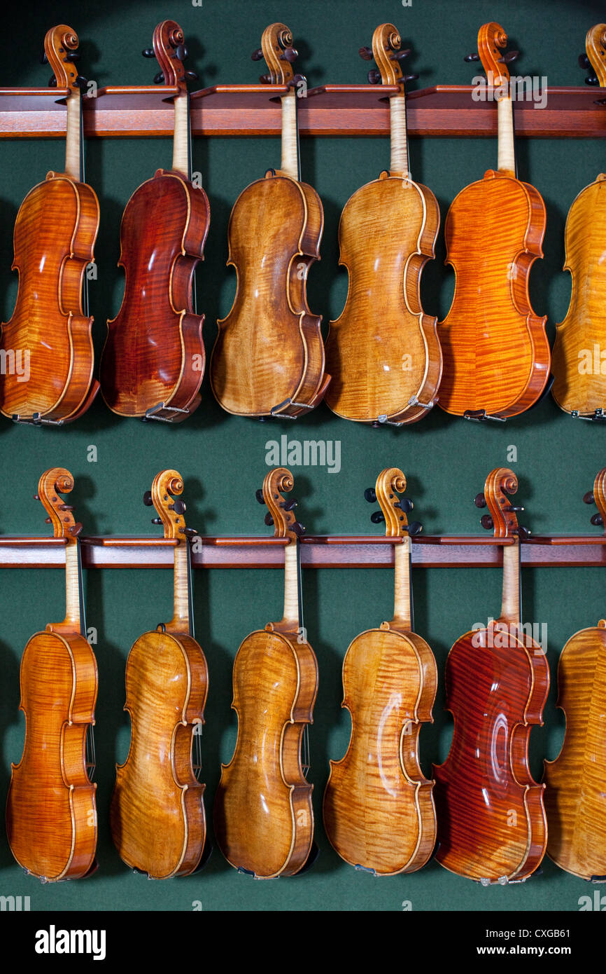 Violons Stradivarius classique y compris de raccrocher à John & Arthur Beare Banque D'Images