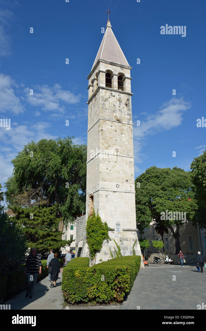 Clocher à l'extérieur de la vieille ville fortifiée, Split, Croatie, comté de Split-Dalmatie Banque D'Images