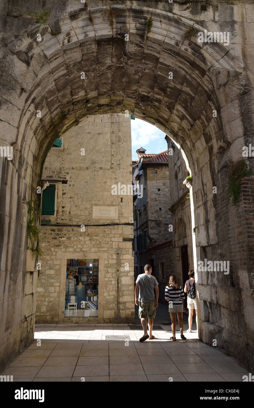 Porte d'entrée de la vieille ville, Split, Croatie, comté de Split-Dalmatie Banque D'Images