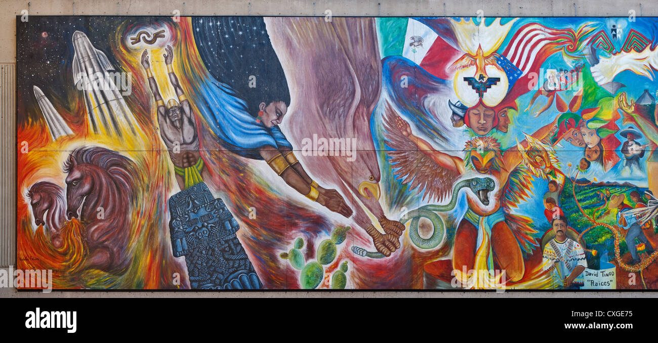 Nuestro Futuro peinture murale par Jimenez au Museum of Art de Tucson, Arizona, USA Banque D'Images