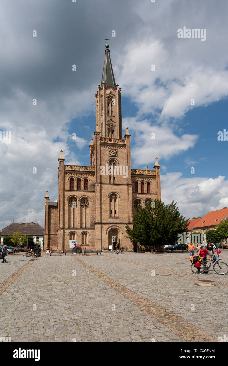 L'église et place du marché, fürstenberg/Havel, haute-havel, Brandebourg, Allemagne Banque D'Images