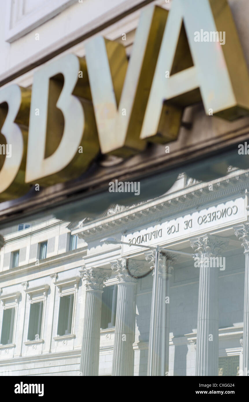 Congrès des députés compte sur mirrow office de banque à Madrid, Espagne Banque D'Images