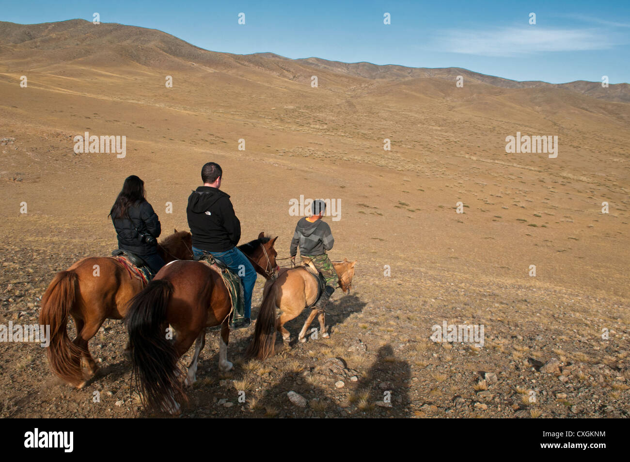 Les cavaliers dans le désert de Gobi de Mongolie Banque D'Images