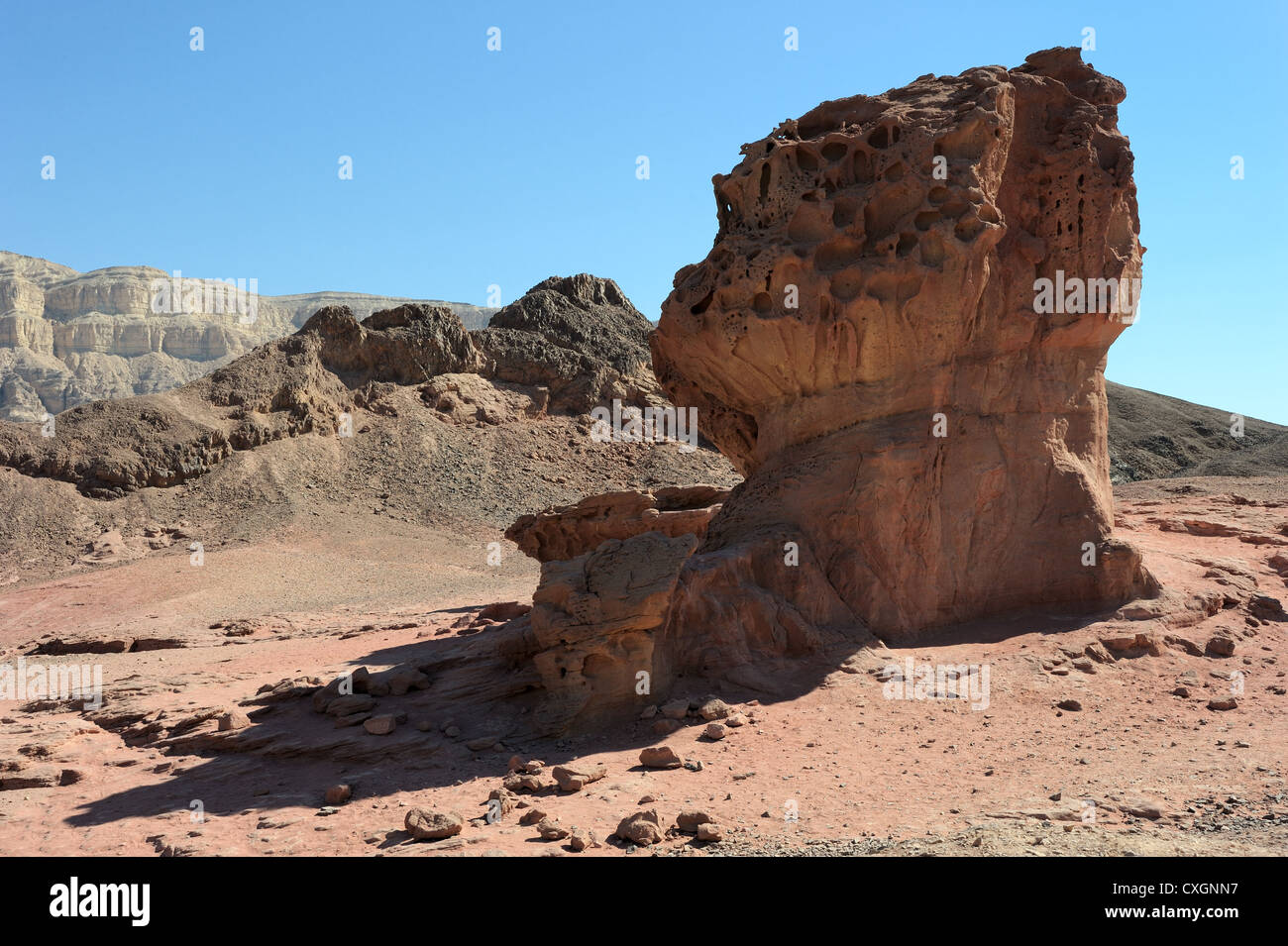 Les paysages et les formations géologiques dans le Timna Park dans le sud d'Israël Banque D'Images