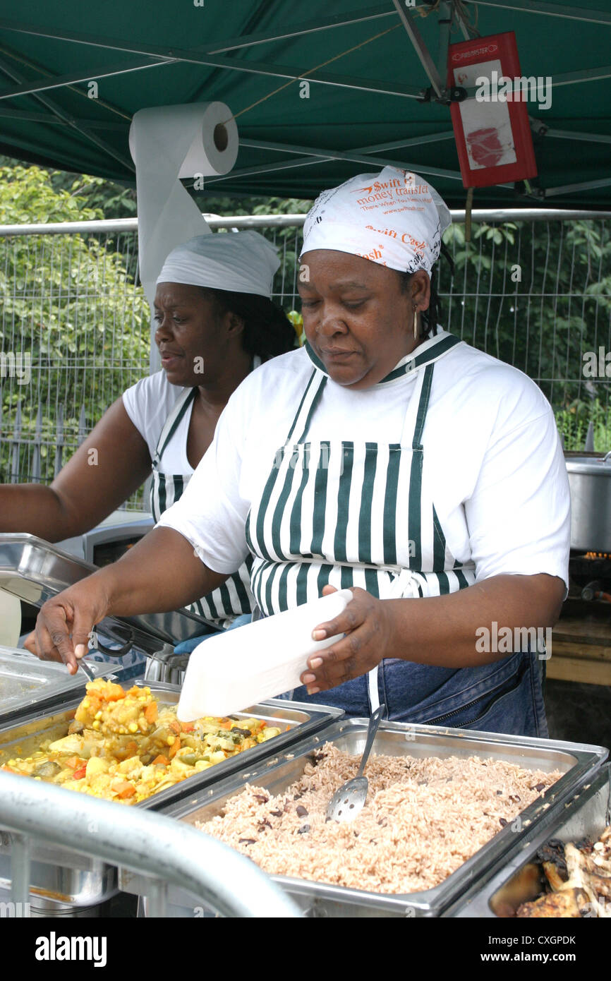 Servant à l'alimentation de rue jamaïcain Notting Hill Carnival Banque D'Images
