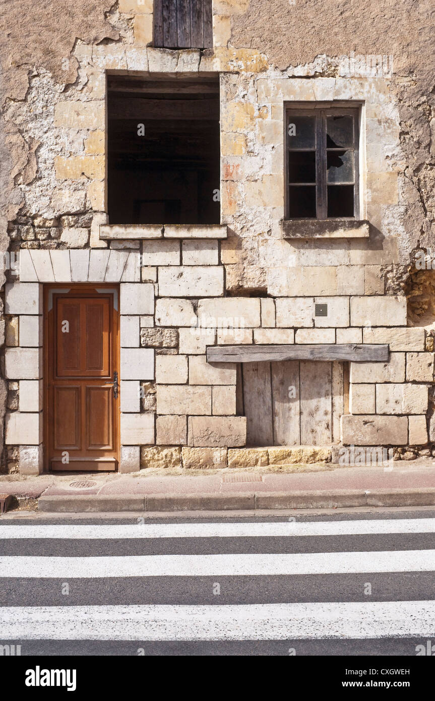 Maison mitoyenne de village / rénovation - France. Banque D'Images