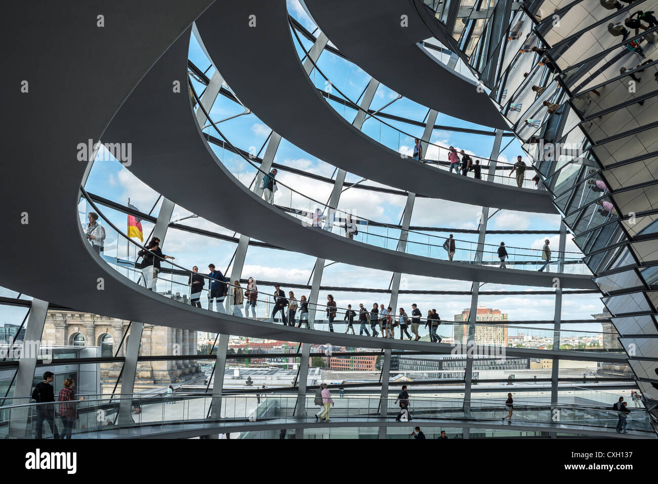 Le Reichstag, le parlement Bundestag, intérieur de la coupole de verre, architecte Sir Norman Foster, Berlin, Germany, Europe Banque D'Images