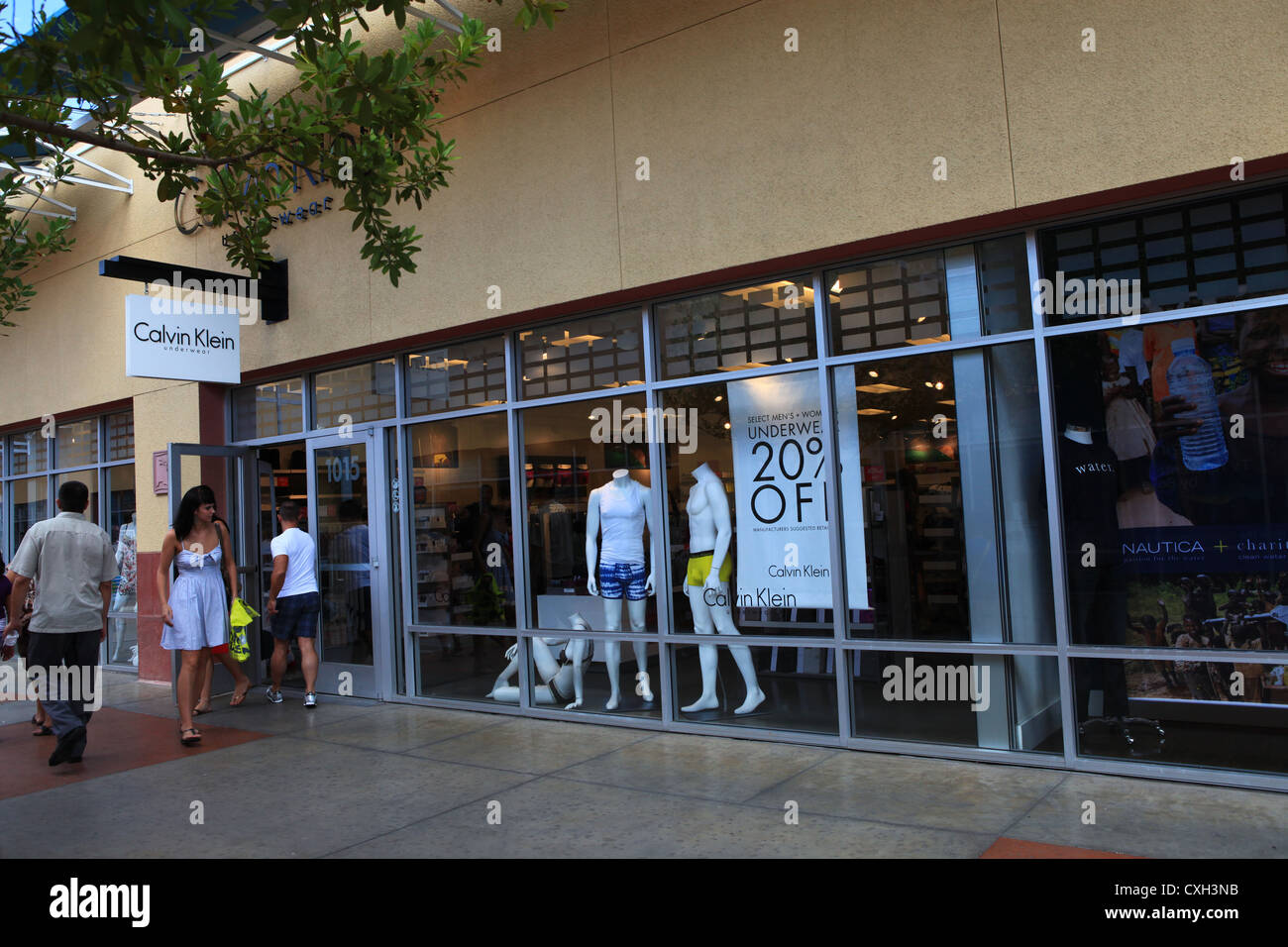 Balades en Calvin Klein shopping magasin dans le Nord de Las Vegas Premium  Outlets Shopping Mall, Las Vegas, Nevada, États-Unis Photo Stock - Alamy