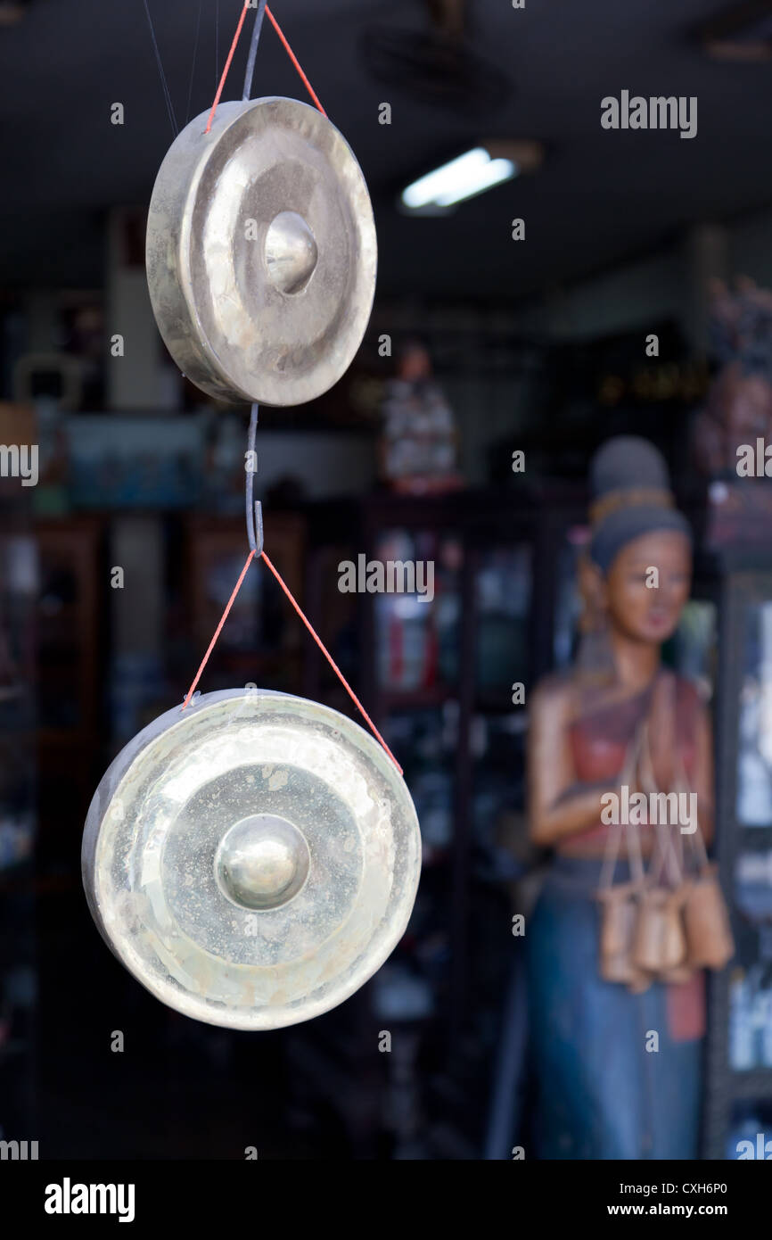 Gongs asiatiques Banque de photographies et d’images à haute résolution