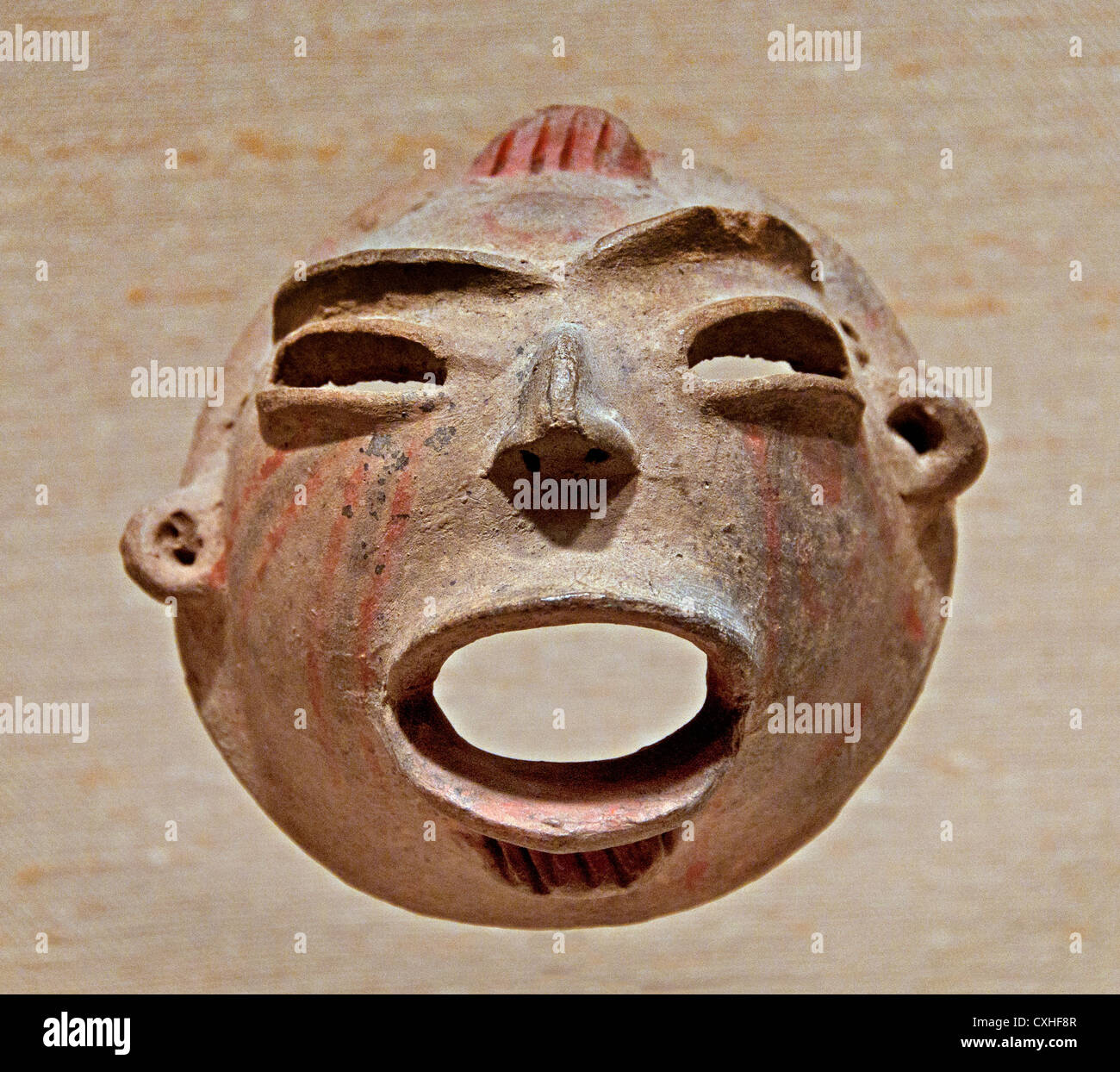 12e masque de 9e siècle avant J.-C. Mexique Amérique Centrale en céramique de Tlatilco 12,2 x 11,6 cm Banque D'Images