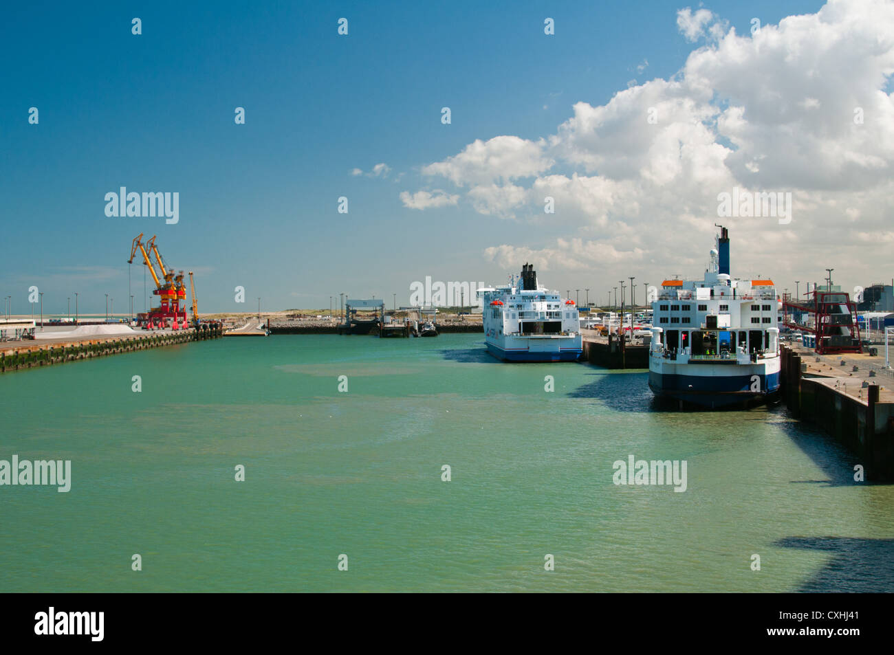 Cross Channel ferries au port de Calais, Pas-de-Calais, Nord Pas de Calais, France. L'Europe. Banque D'Images