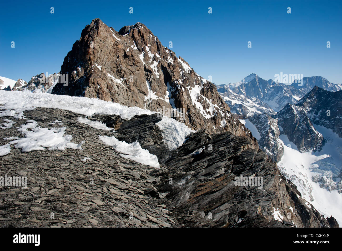 Randonnée dans les Alpes françaises au winter Banque D'Images