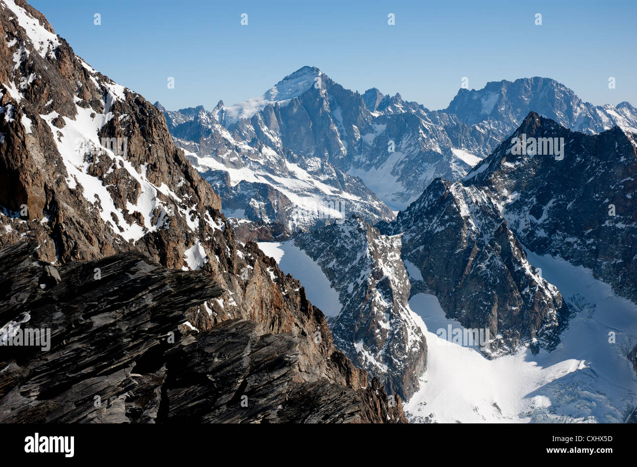 Randonnée dans les Alpes françaises au winter Banque D'Images