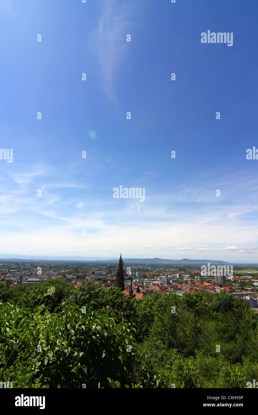 Vue sur Freiburg im Breisgau, Allemagne. Banque D'Images