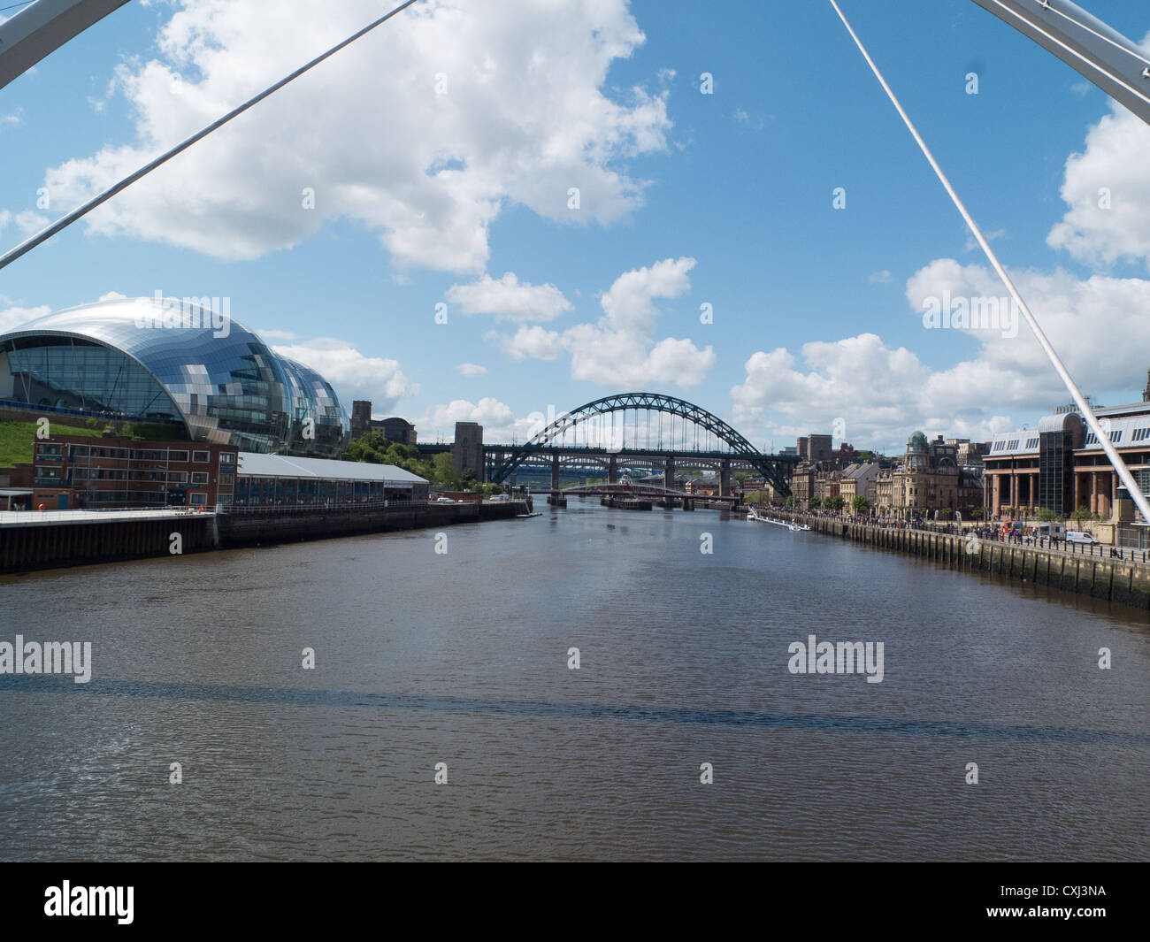 Sage Newcastle upon Tyne Bridge de Millennium Bridge River Tyne Banque D'Images