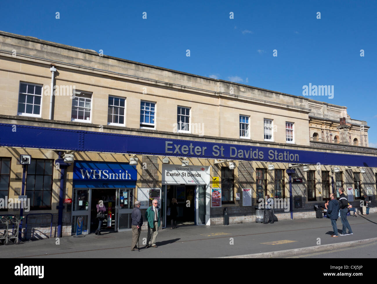 Exeter St David's Railway Station building avant. Banque D'Images