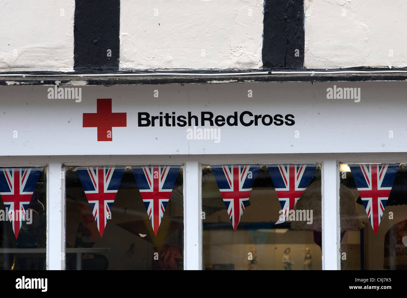 La Croix Rouge britannique charity shop Banque D'Images