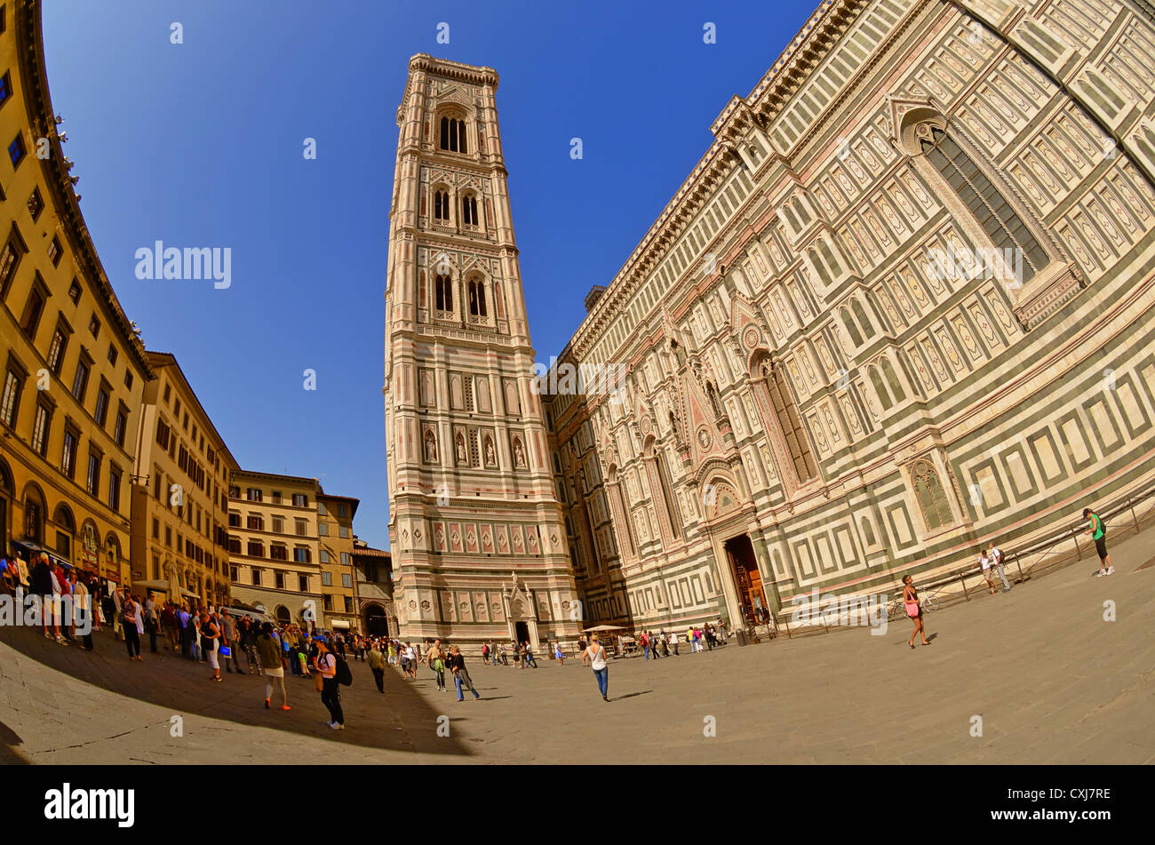 Juste à côté du Duomo di Santa Maria del Fiore, à Florence, se dresse le clocher ou campanile de Giotto' Banque D'Images