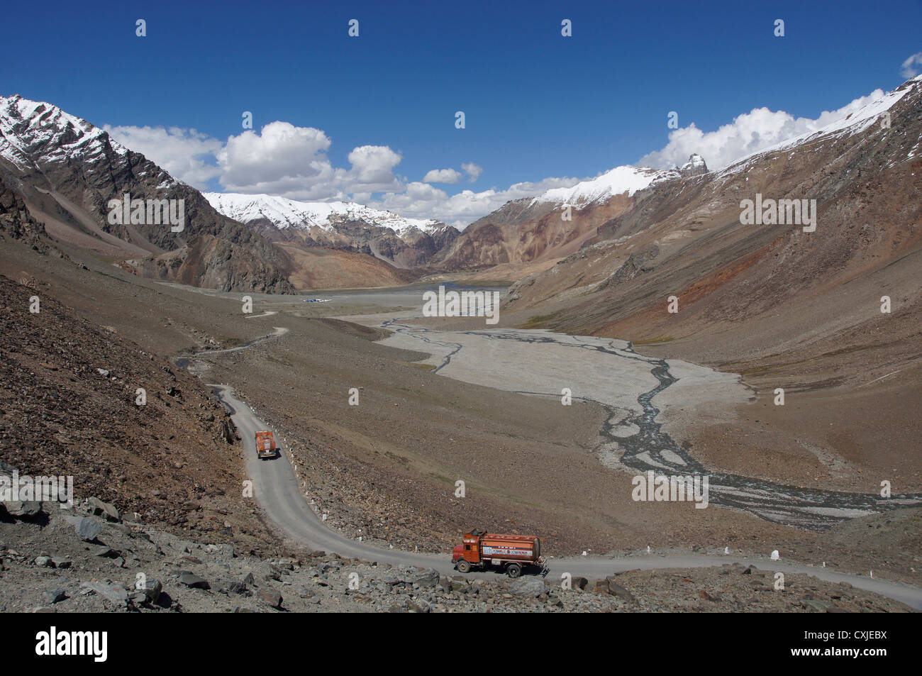 Paysage entre Baralacha La (Bara-Lacha-col, 4890m) et Sarchu, Manali-Leh Highway, Lahaul et Spiti, Himachal Pradesh, Inde Banque D'Images