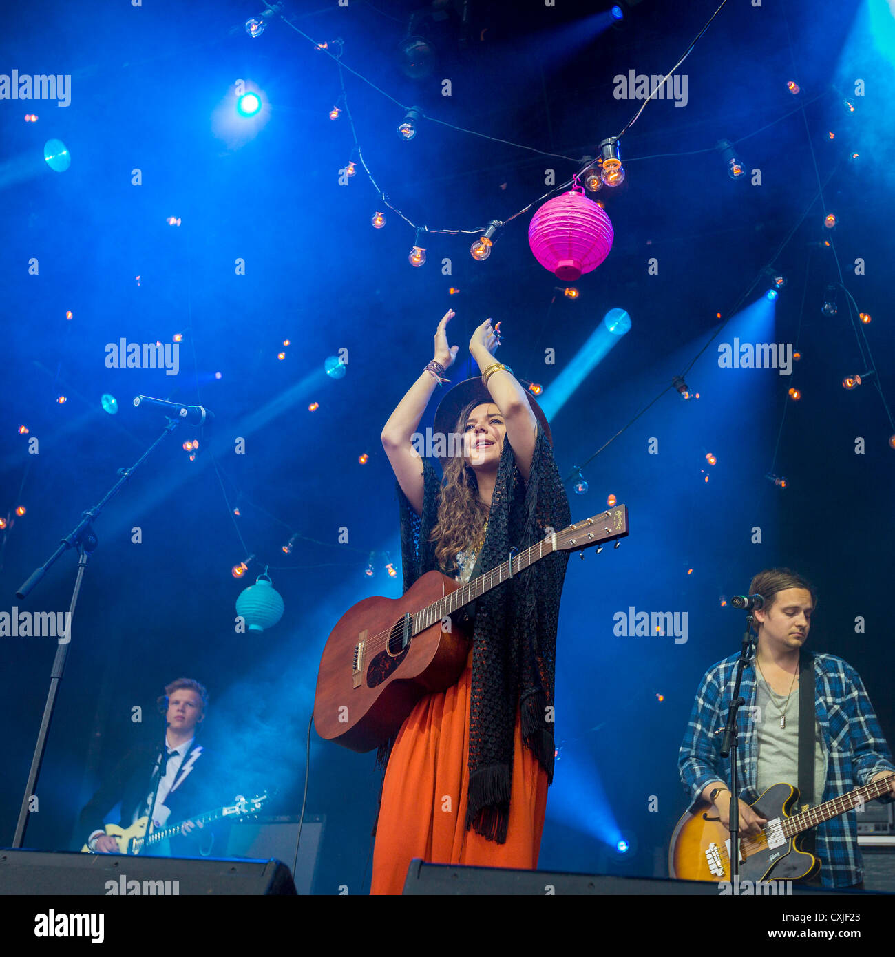 Concert gratuit dans le parc "des monstres et des hommes" de Reykjavik, IcelandOf les monstres et les hommes d'un folk/indie pop indie band à partir de l'Islande Banque D'Images