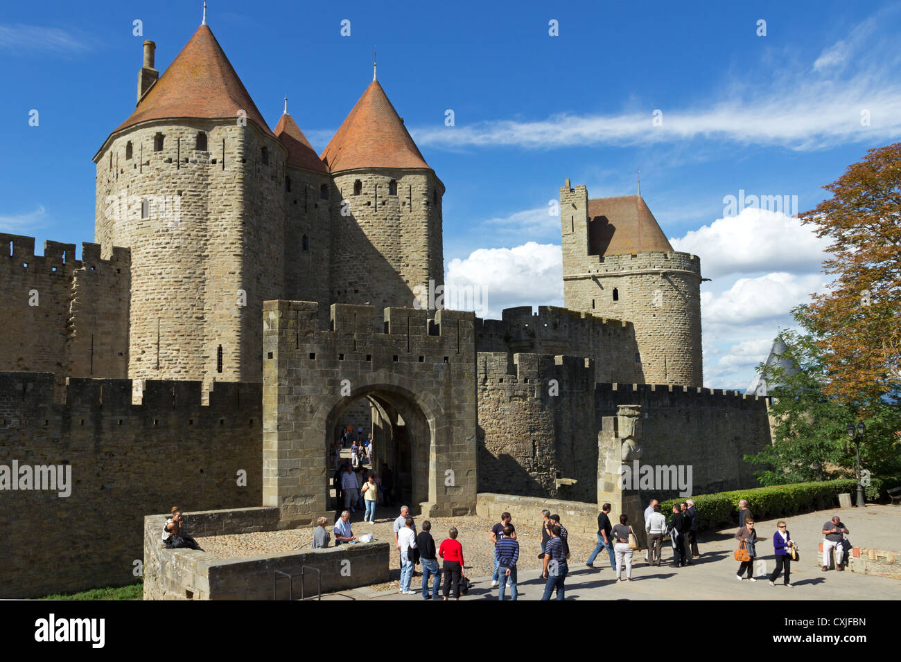 La ville médiévale de Carcassonne, La Cité, Porte narbonnaise, entrée Aud, Roussillon, Languedoc, France Banque D'Images