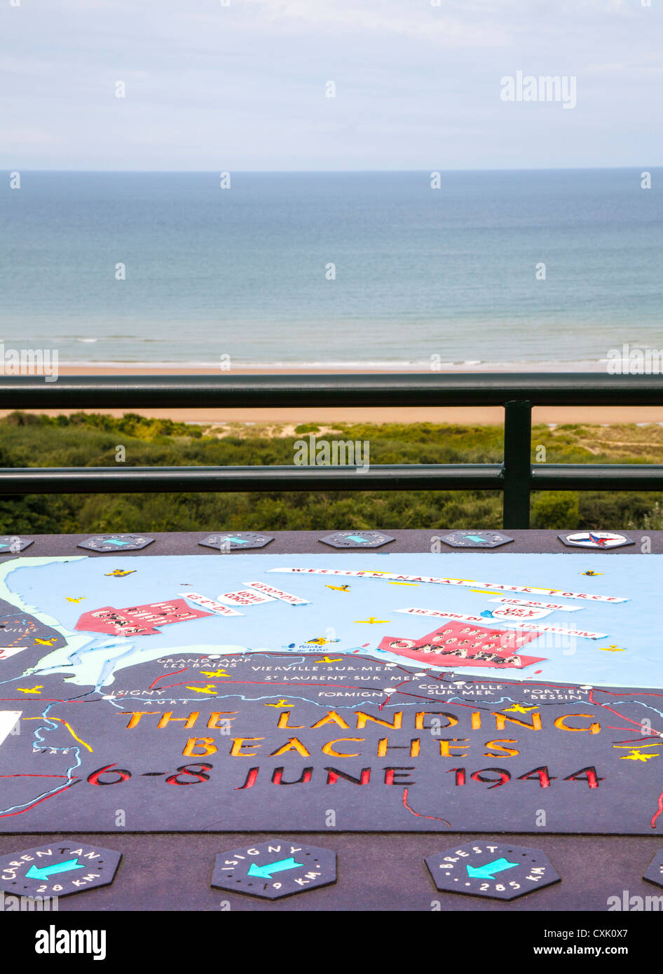 Plage Du Debarquement Omaha Beach Carte Et A La Normandie Cimetiere Americain De Colleville Sur Mer Normandie France Photo Stock Alamy