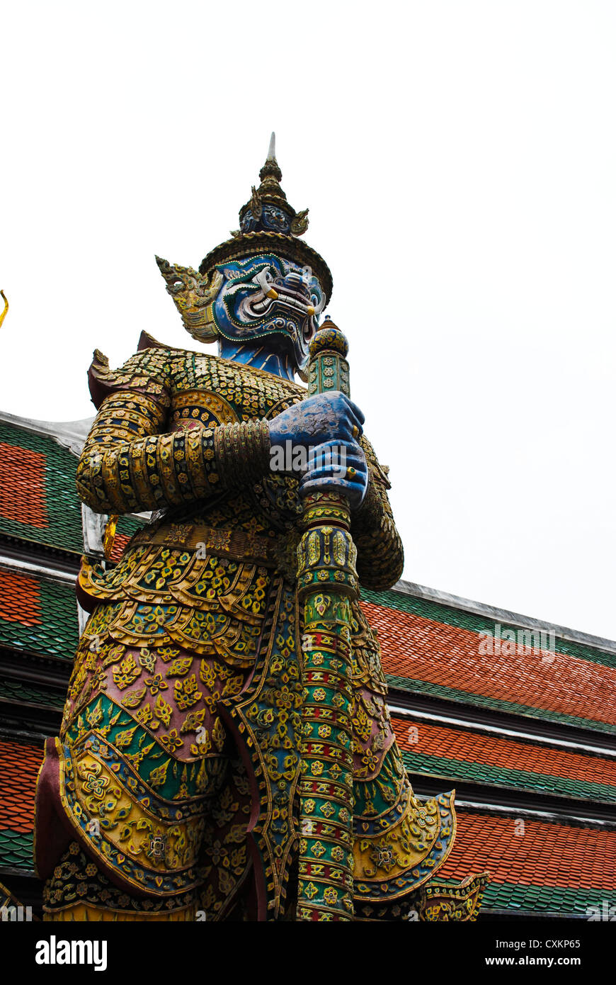 Ancienne sculpture géante de temple du Bouddha Émeraude à Bangkok, Thaïlande Banque D'Images