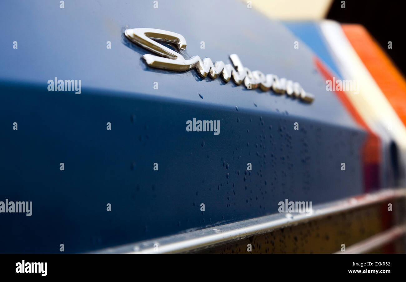 Détails badge bleu, Sunbeam Rapier Fastback 1971 Banque D'Images