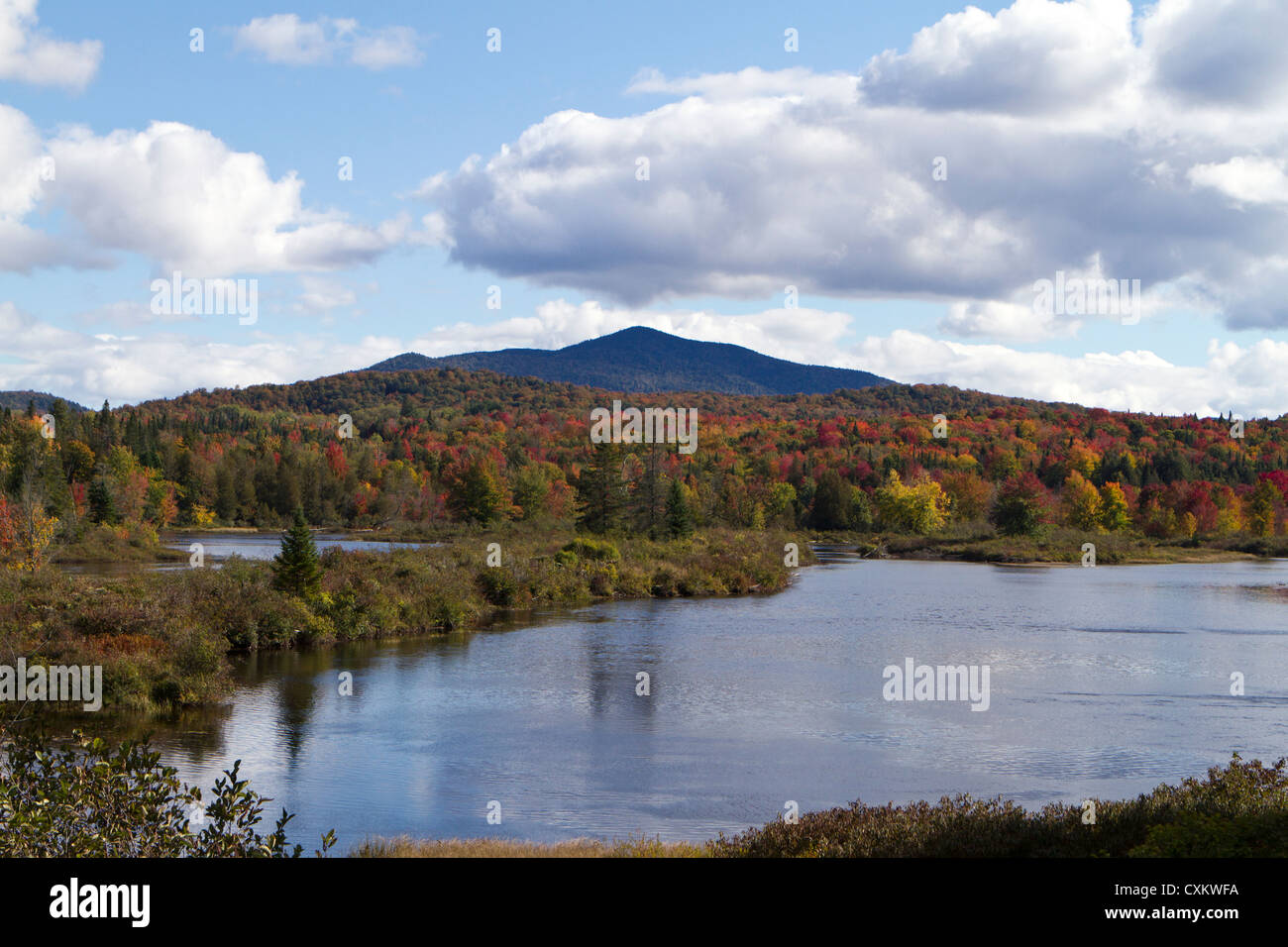 Cours supérieur de la rivière Hudson, New York, États-Unis d'Amérique. Lacs de montagnes Adirondack Banque D'Images