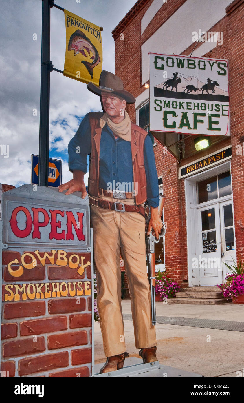 John Wayne à découpe Cowboy's Smokehouse Cafe sur la rue Main à Panguitch, Utah, USA Banque D'Images