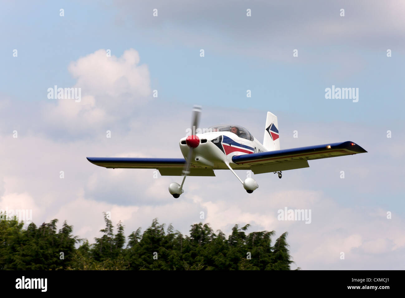 Cars RV-6 G-RVAW en approche finale à la terre Banque D'Images