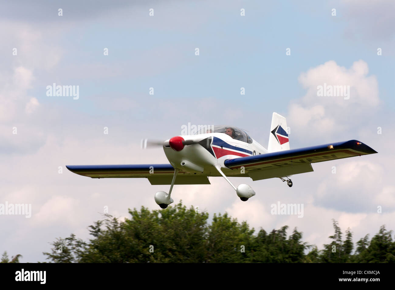 Cars RV-6 G-RVAW en approche finale à la terre Banque D'Images