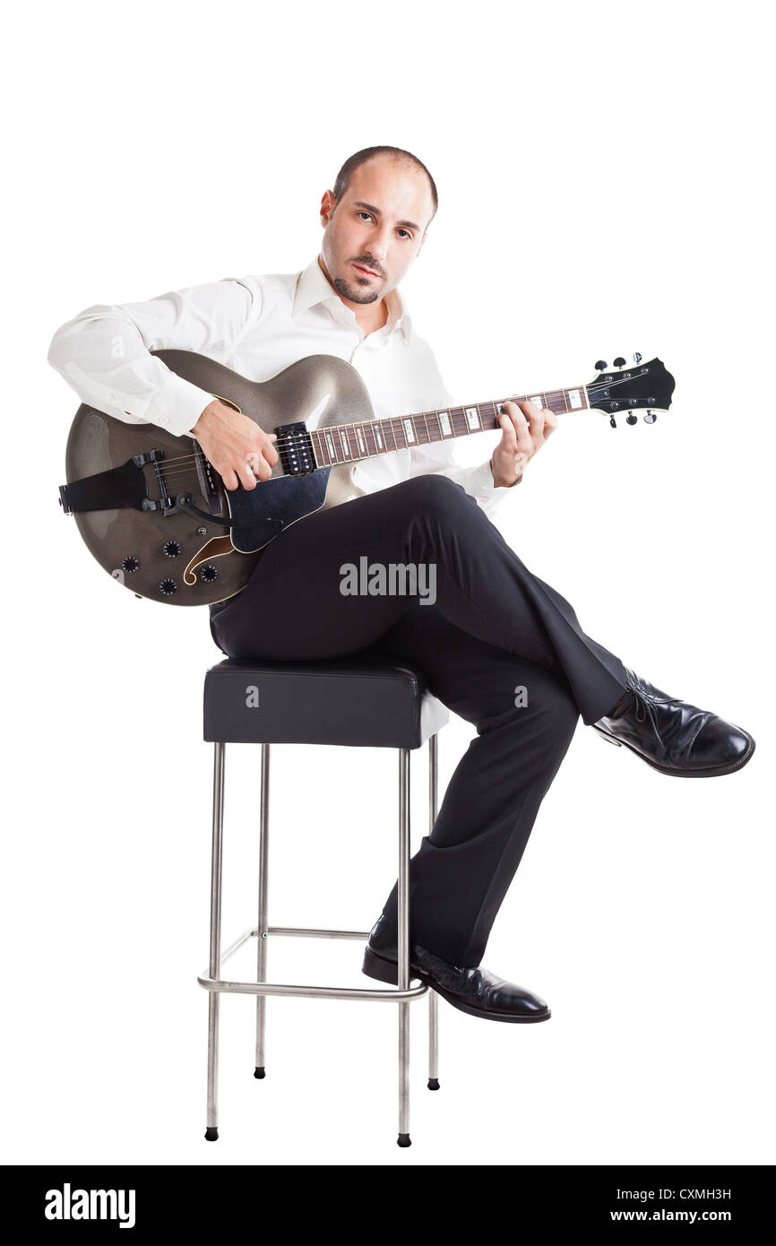 Gratter sa guitare Banque d'images détourées - Alamy