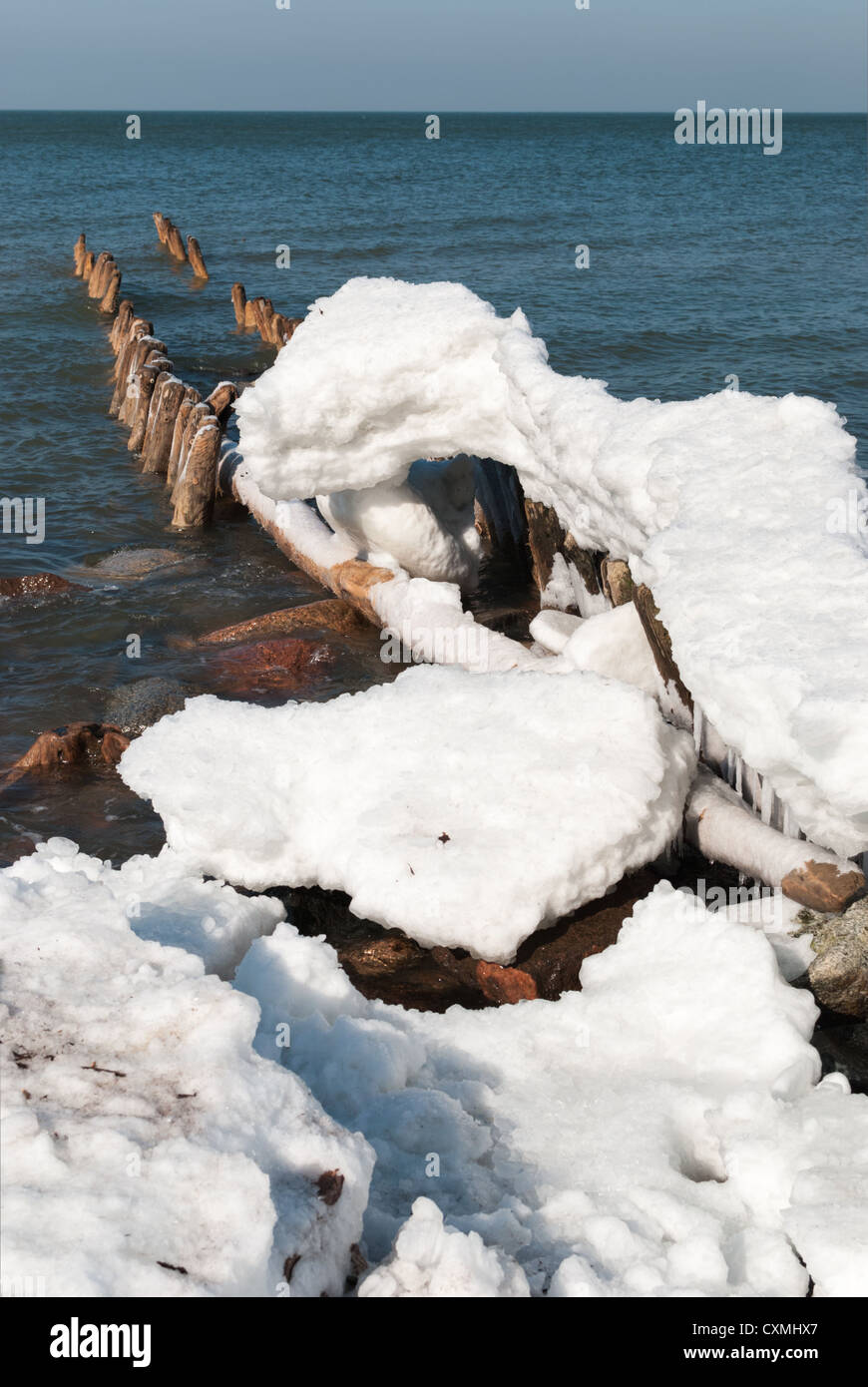 Plage d'hiver de la mer Baltique. La région de Kaliningrad. La Russie Banque D'Images