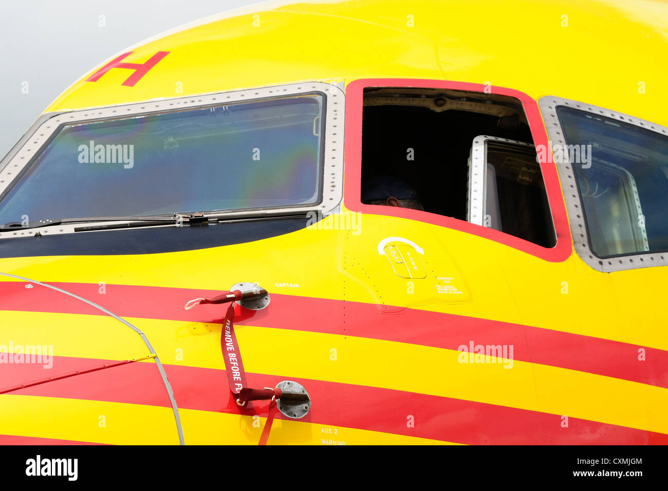 Libre d'un Boeing 757 de DHL de pilotage. Banque D'Images