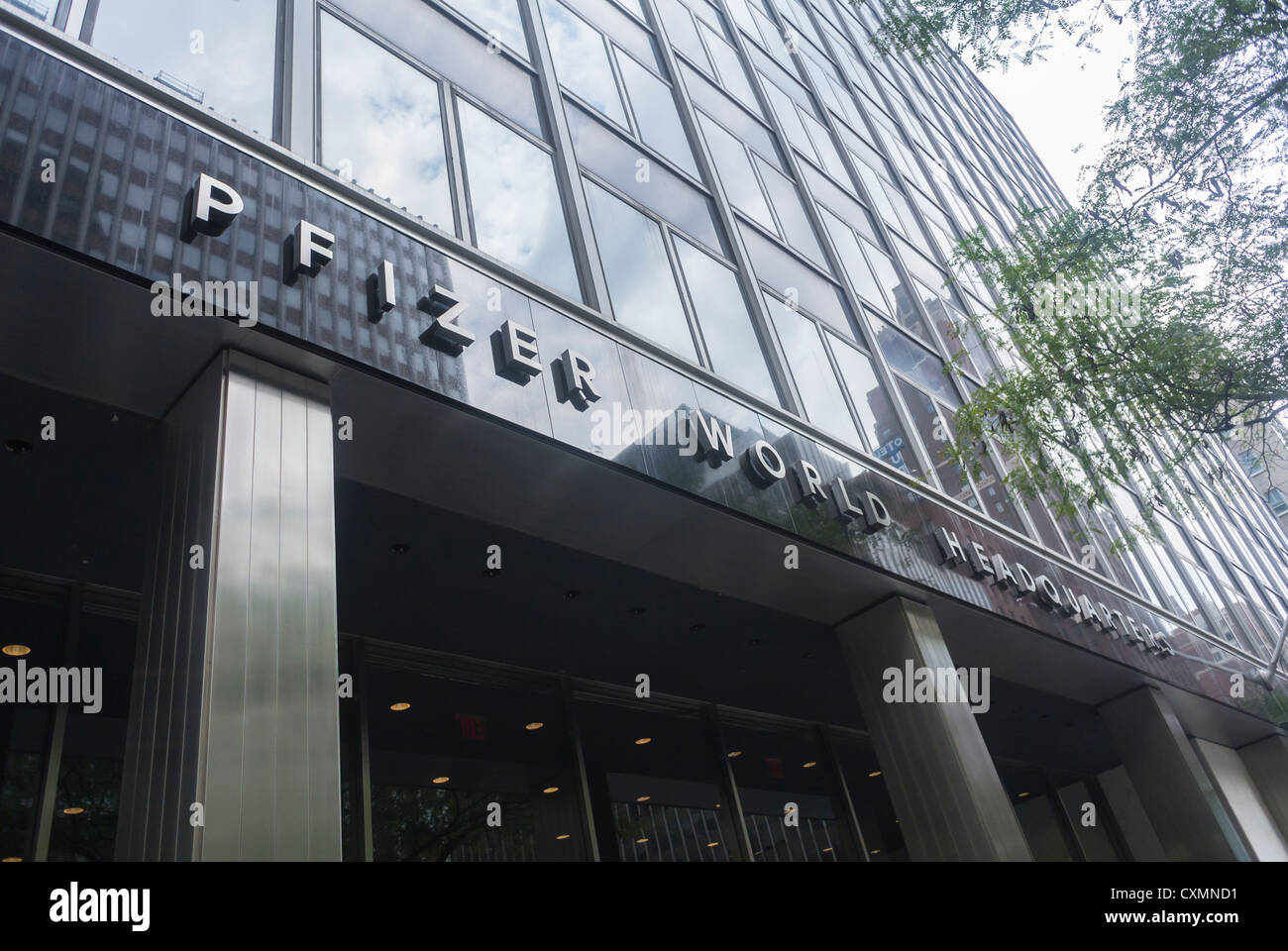 New York, NY, USA, Pfizer Pharmaceutical Corporation, World Headquarters Building à Manhattan Banque D'Images